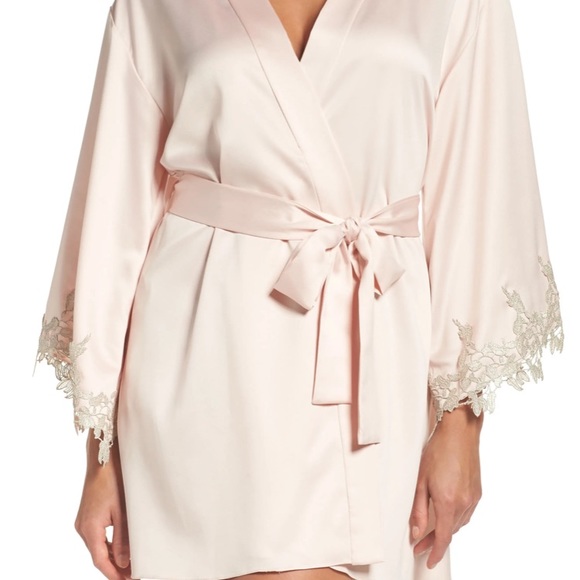 Flora Nikrooz Alesia Satin Kimono Robe in Blush - Picture 3 of 10